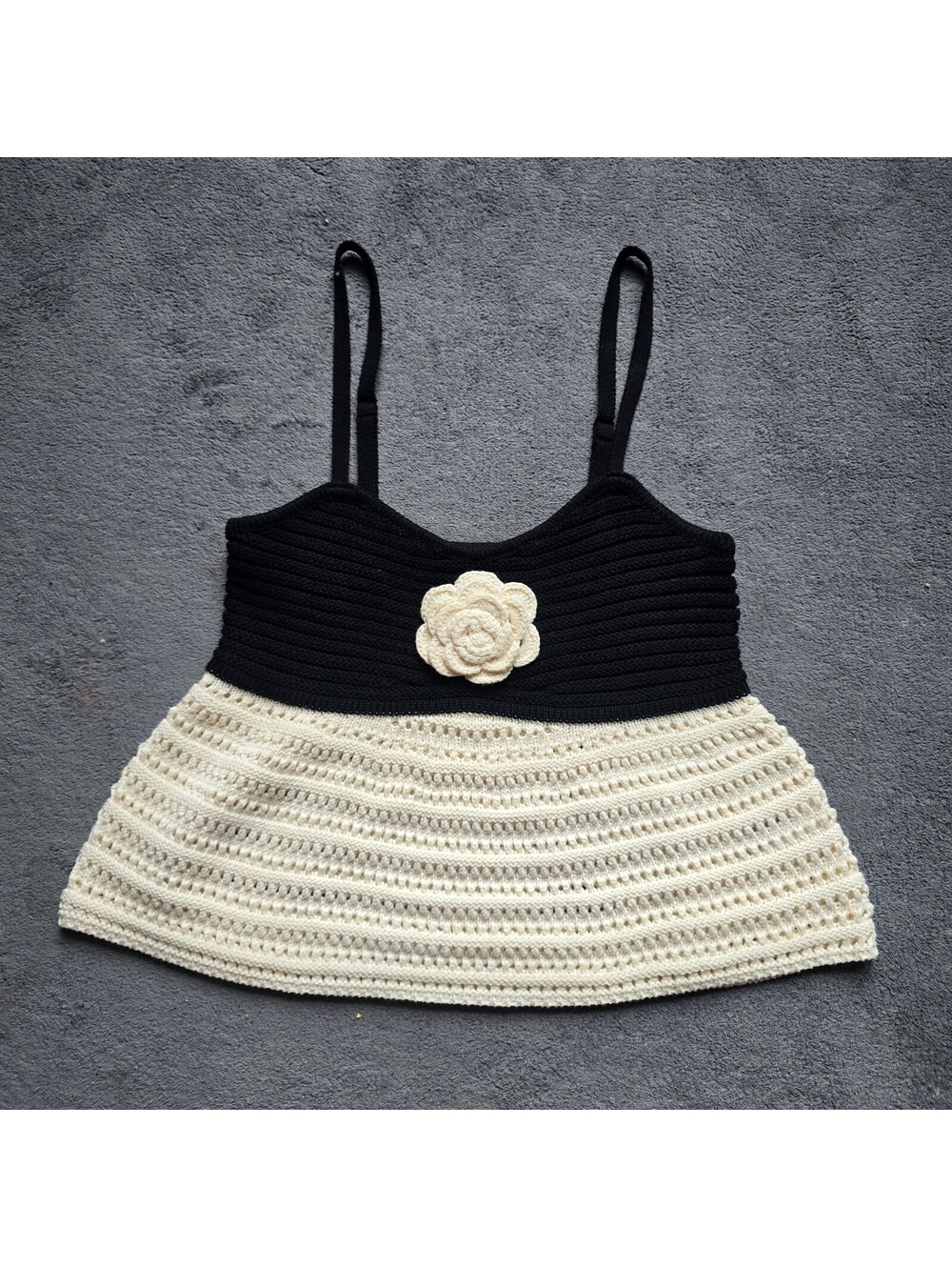 NWT Aeropostale Womens XS Crochet Rosette Peplum Tank Top Black Cream Knit Y2K